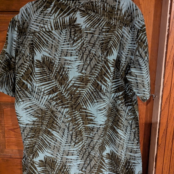 Van Heusen Green and Black Casual Button Down Shirt - Picture 5 of 5